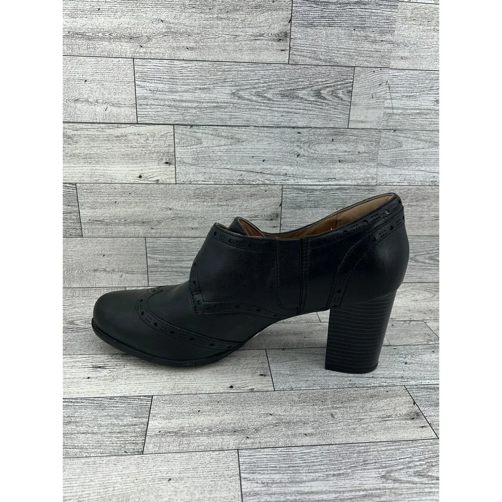 Clarks black leather